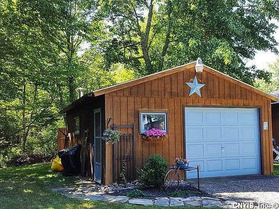 Garage.