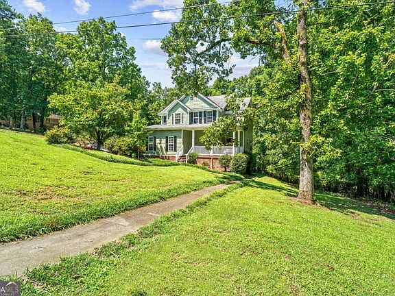 3rd image of 185 Thornwood Dr SE
