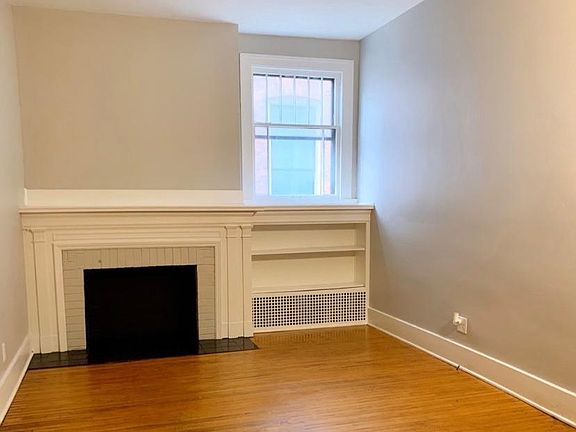 2nd image of 916 W Washington Blvd #5