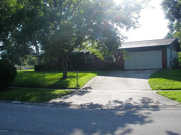 2nd image of 1105 Knoll Dr W