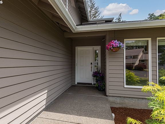 3rd image of 114 Madrona Ct