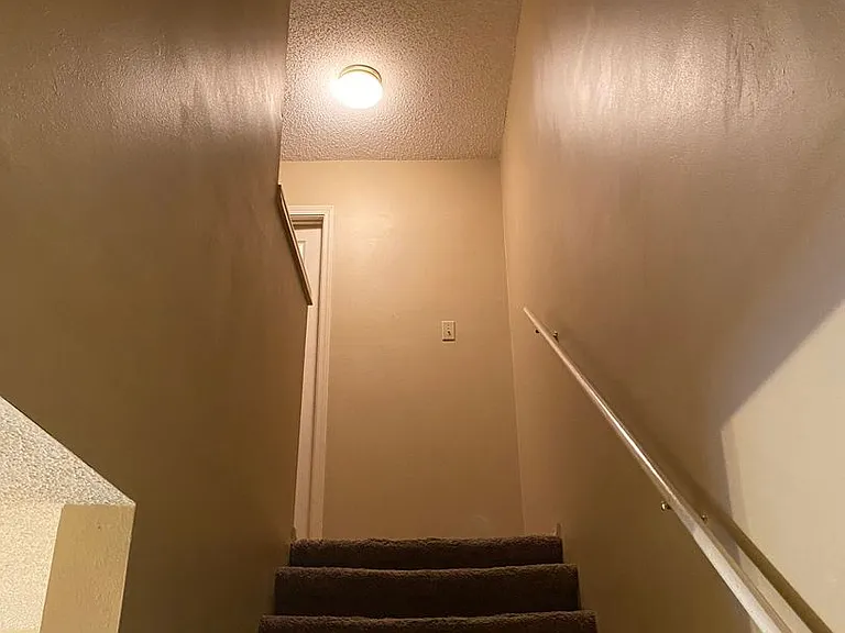 3323 N Detroit Ave — Photo 56