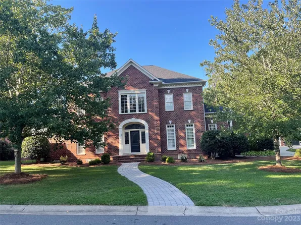 2933 Heathmoor Ln, Charlotte, NC 28211