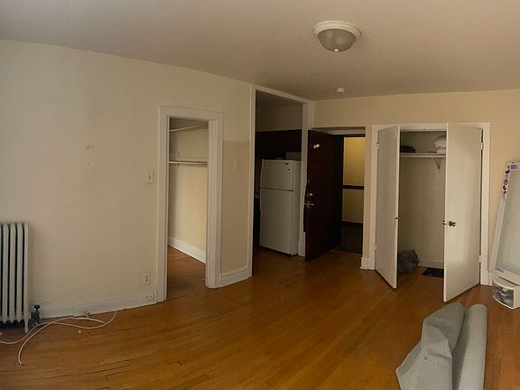 5th image of 3121 N Hamlin Ave #2N