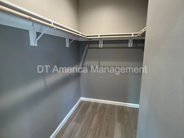 5484 Timothy Dr — Photo 20