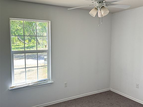 5th image of 204 Maxwell St