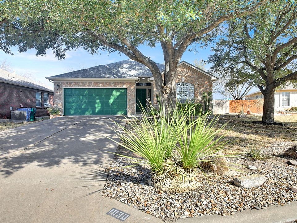 1st image of 1030 Disraeli Cir
