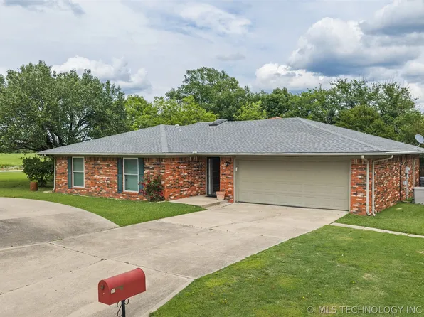 1726 Downing St, Ardmore, OK 73401