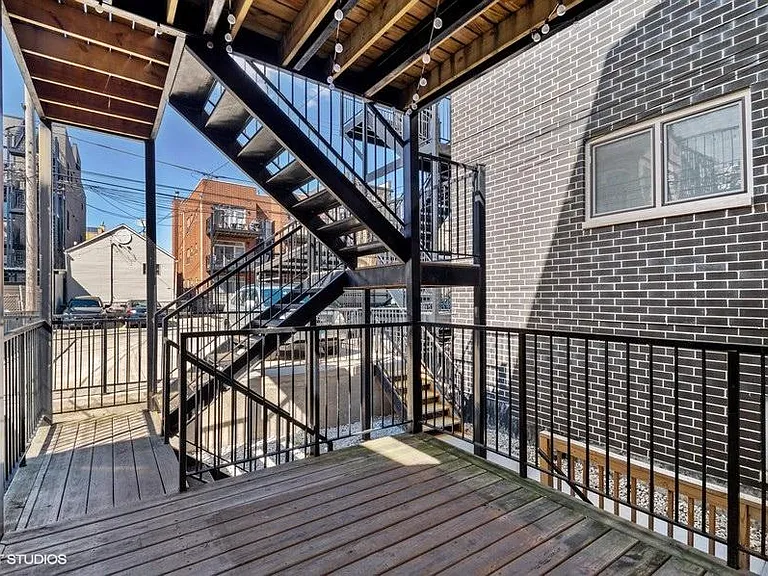 Private deck-plenty of room for a grill!