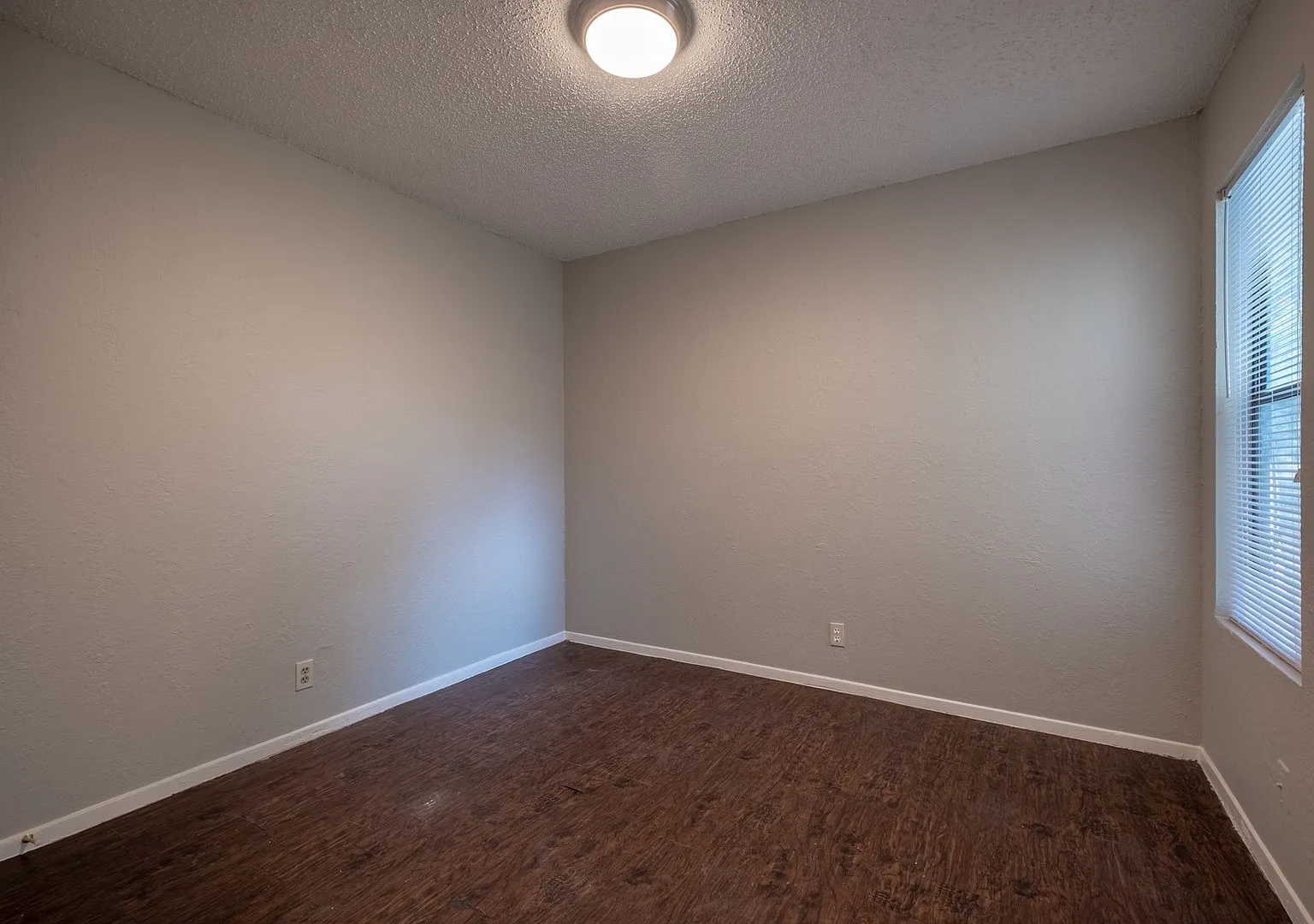 Fully Renovated 3 Bedroom, 2 Bath Duplex in the Heart of North Austin, Adjacent to the Domain — Photo 2