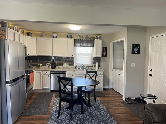 5th image of 415 Mechanic St