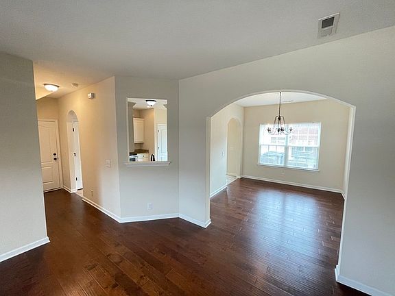 5th image of 203 Laurelwood Dr