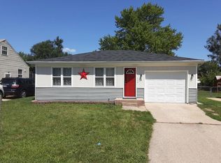 424 E Greenview Ave, Machesney Park, IL 61115