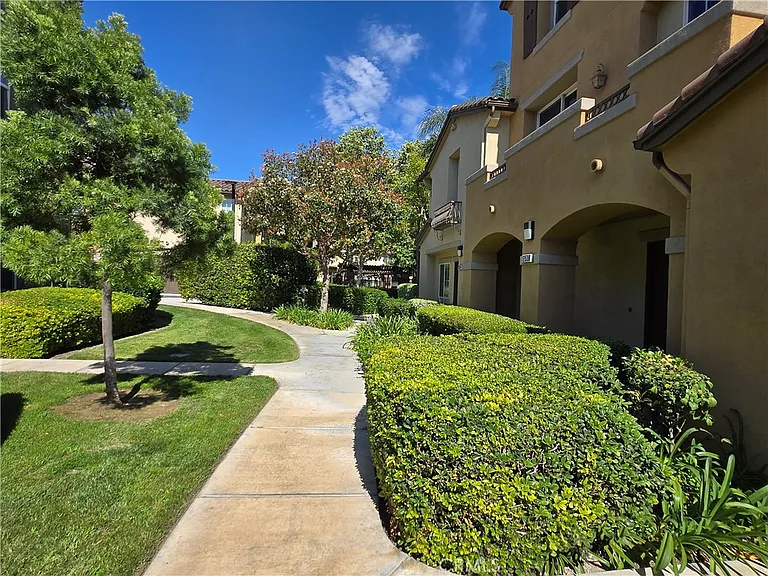 12538 Tavira Ln — Photo 31
