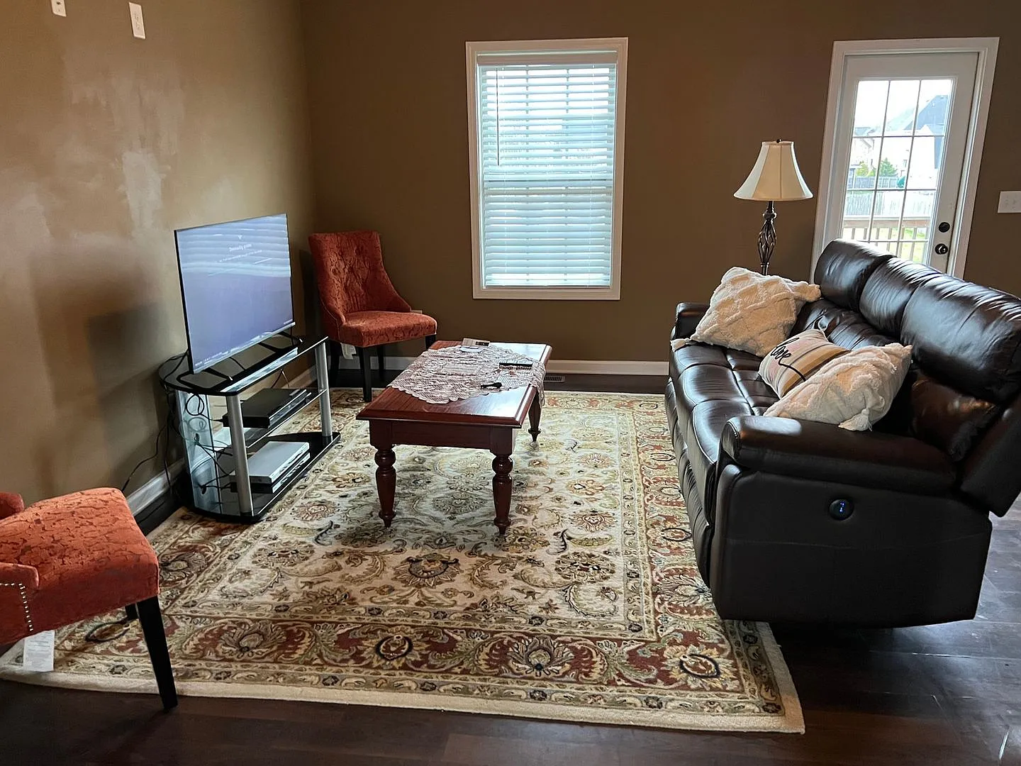 Charming 4BR House in Clarksville — Photo 2