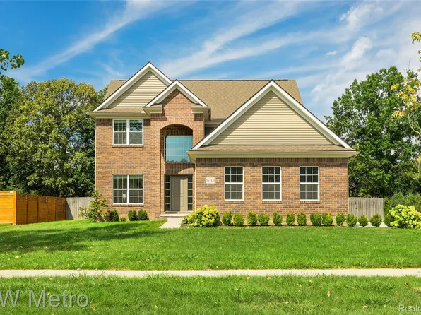 26715 Celtic Dr, Flat Rock, MI 48134