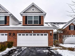 1029 Riviera Dr, Elgin, IL 60124