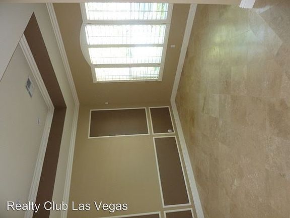 3rd image of 324 Onyx Crest St
