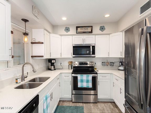 3rd image of 4571 W Calle Marco