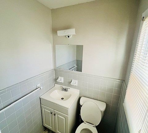 4th image of 423 Highland Ave APT B