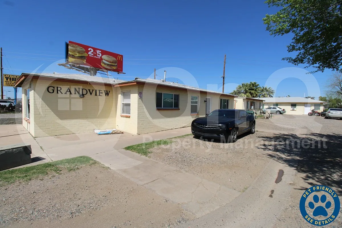 1 bed, 1.0 bath, 650 sqft, $799 — Photo 1
