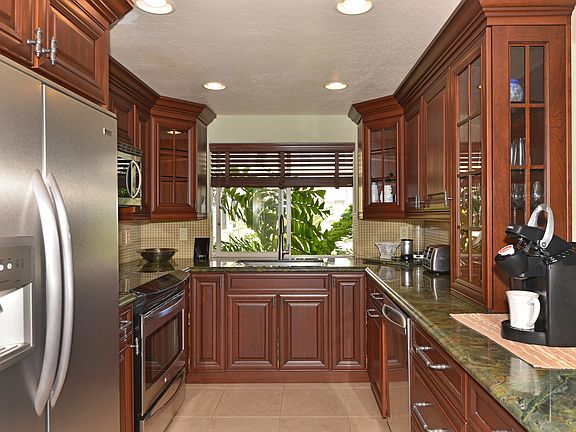 7635 Eads Kitchen