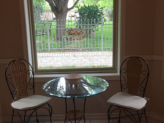 5th image of 4558 River Park Dr