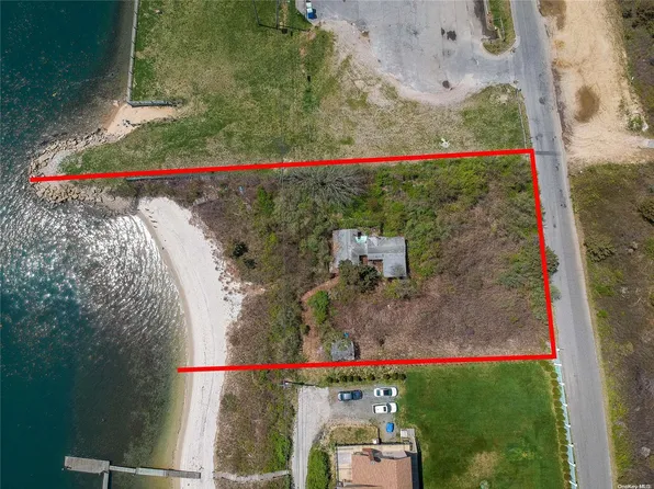 1 The Fairway, Oak Beach, NY 11702