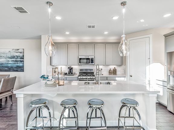 3rd image of 9858 Sunflower Mist Ln