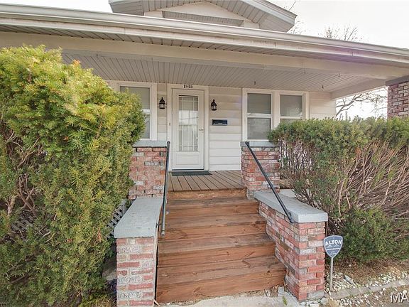 4th image of 1913 State St