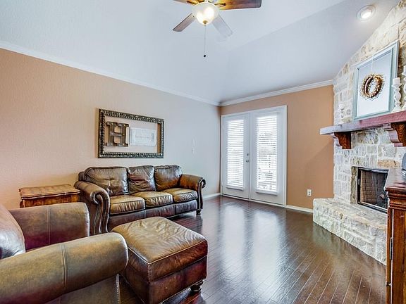 5th image of 401 Highland Fairway Ln