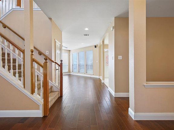 3rd image of 4124 Burnhill Dr