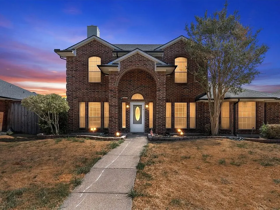 2324 Boardwalk Dr