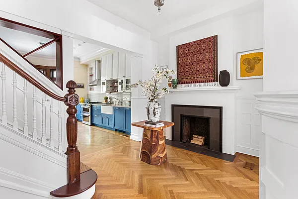 Sold by Compass | media 8