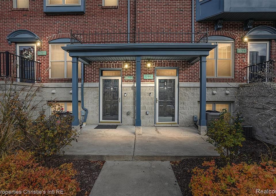 1st image of 2542 Woodward Ave
