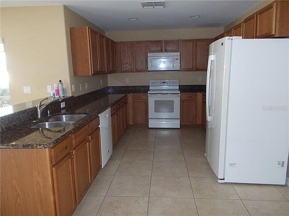 3rd image of 416 Granada Blvd