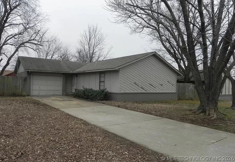 3 bed, 2.0 bath, 1459 sqft, $1,575 — Photo 1