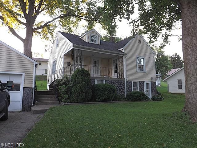 1st image of 2419 Maple Ave NE