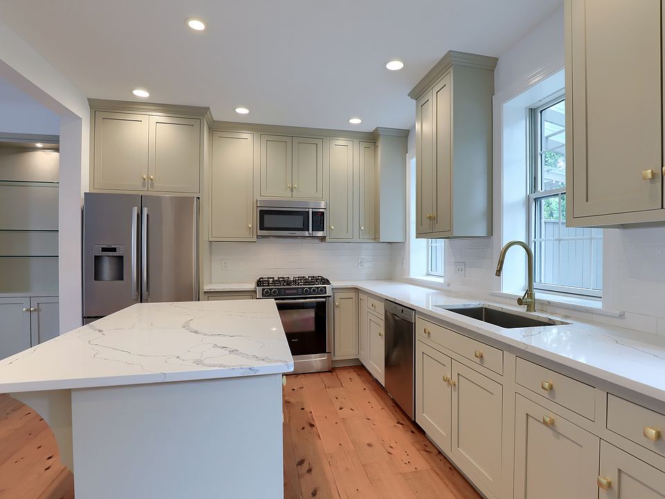 Kitchen with Quartz countertops