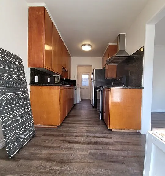 3129 Roberts Ave — Photo 5