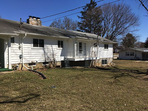 5th image of 925 Park St