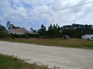 912 NE 6th St, Carrabelle, FL 32322