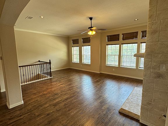 4th image of 6464 Naples Dr