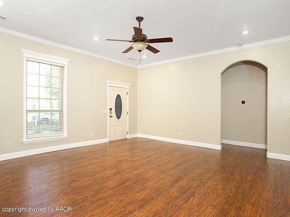 3rd image of 8119 Alexandria Ave