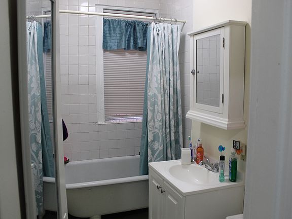 5th image of 463 Park Dr APT 10