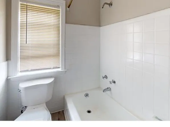 390 Farmington Ave, Hartford, CT 06105