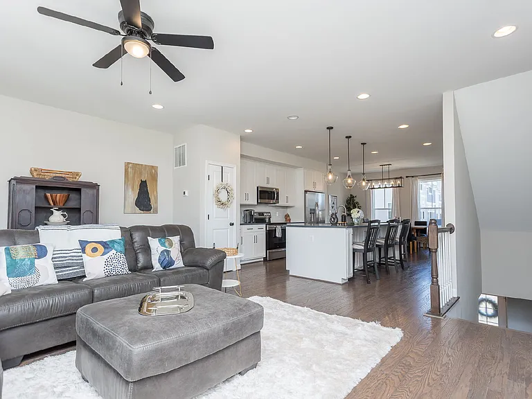 3381 Monterey Dr — Photo 11