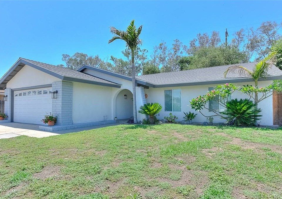 1st image of 2834 S Phoenix Ave
