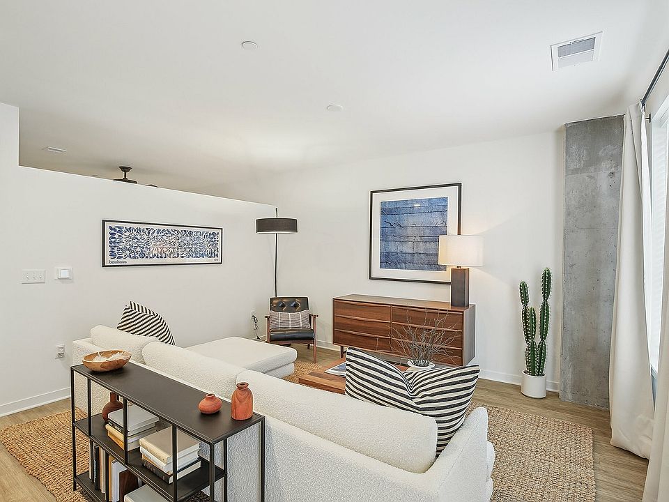 Studio Living Rm