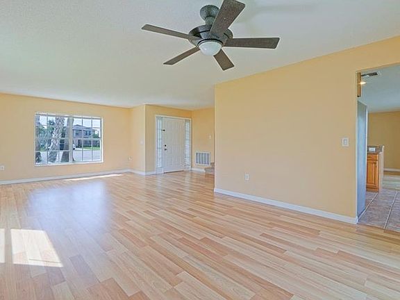 3rd image of 1431 Wood Violet Dr